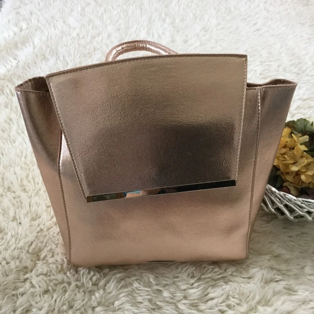 Rampage Bar Packpack in Rosegold